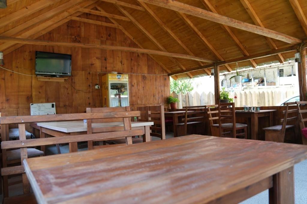 Guesthouse Skender Selimaj Valbona Exteriör bild