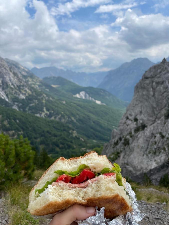Guesthouse Skender Selimaj Valbona Exteriör bild